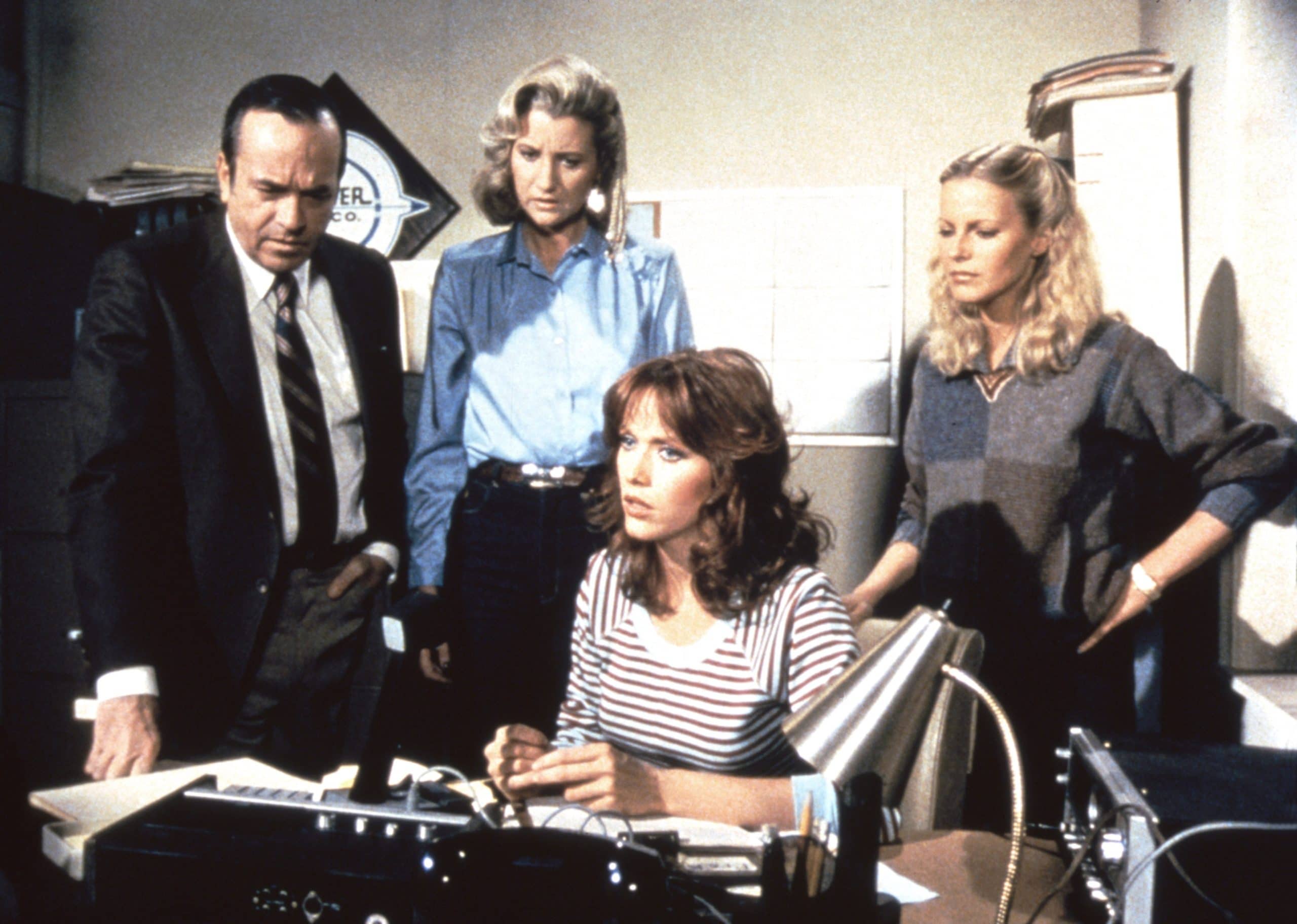 CHARLIE'S ANGELS, (from left): David Doyle, Sally Kirkland, Tanya Roberts, Cheryl Ladd, 'Taxi Angels', (Season 5, aired Feb. 7, 1981), 1976-1981