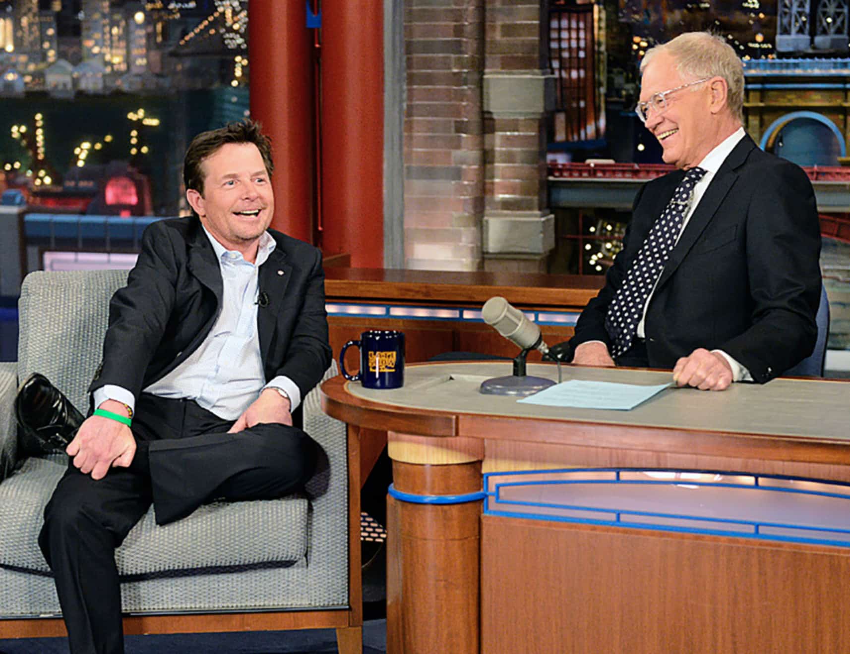 LATE SHOW WITH DAVID LETTERMAN, l-r: Michael J. Fox, David Letterman