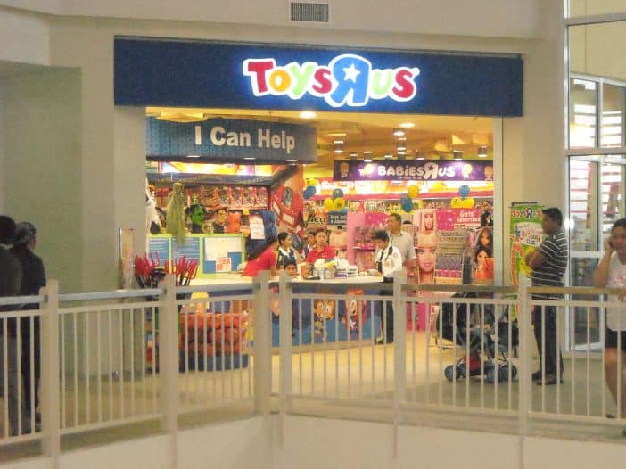 In Partnership With Macy's, Toys R Us Is Returning In Time For The