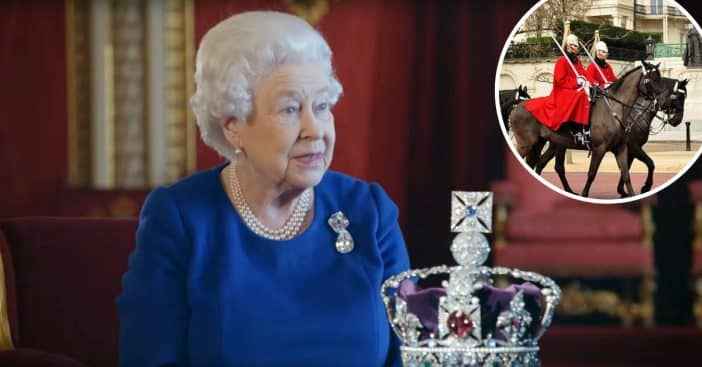 Tourist yelled at for touching Queen Elizabeths guards horse