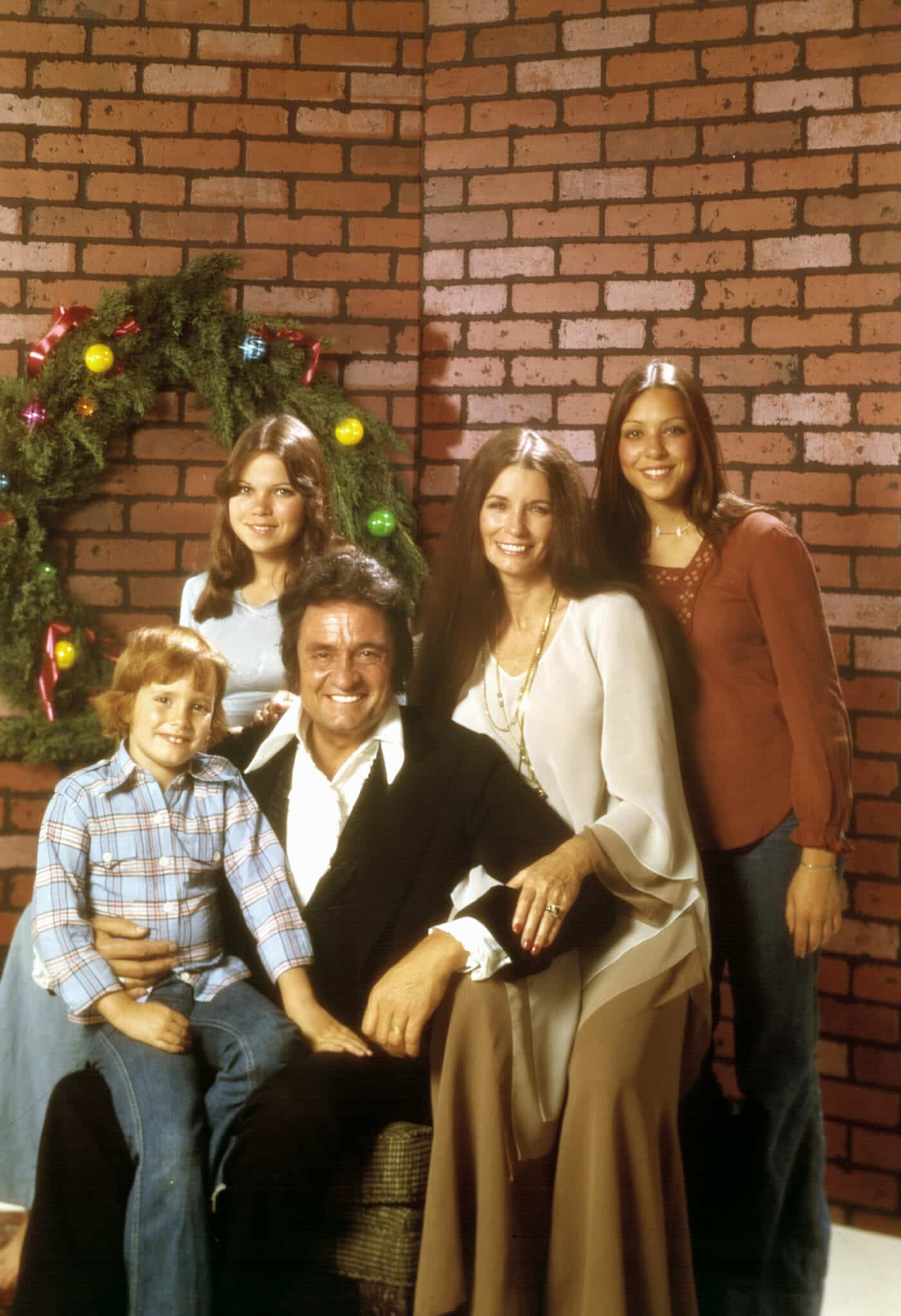 THE JOHNNY CASH CHRISTMAS SHOW, (l to r) John Carter Cash, Rosanne Cash, Johnny Cash, June Carter Cash, Carlene Carter, 1969-1971