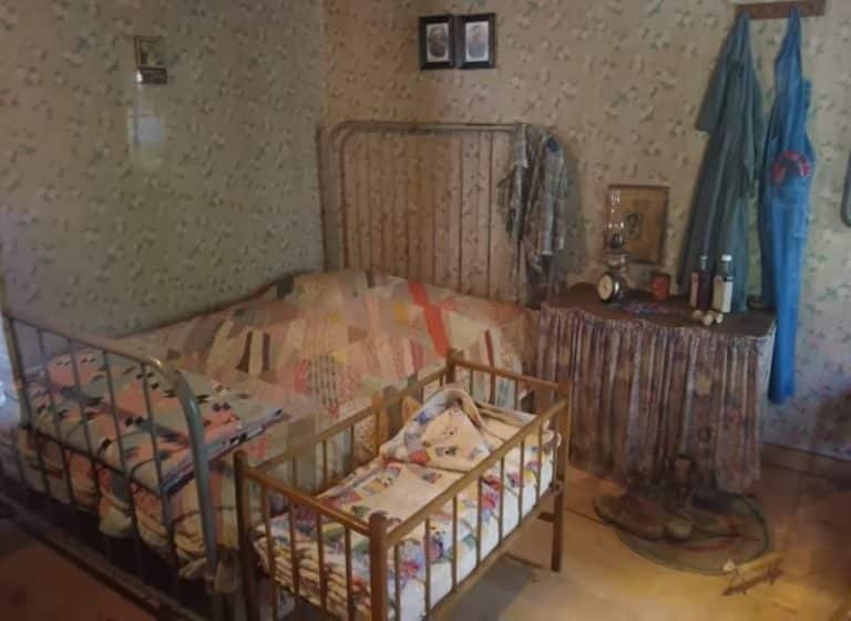 Dolly Parton's Childhood Home: Take an Inside Look | DoYouRemember?