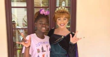 Family surprised when Disney princess knows ASL