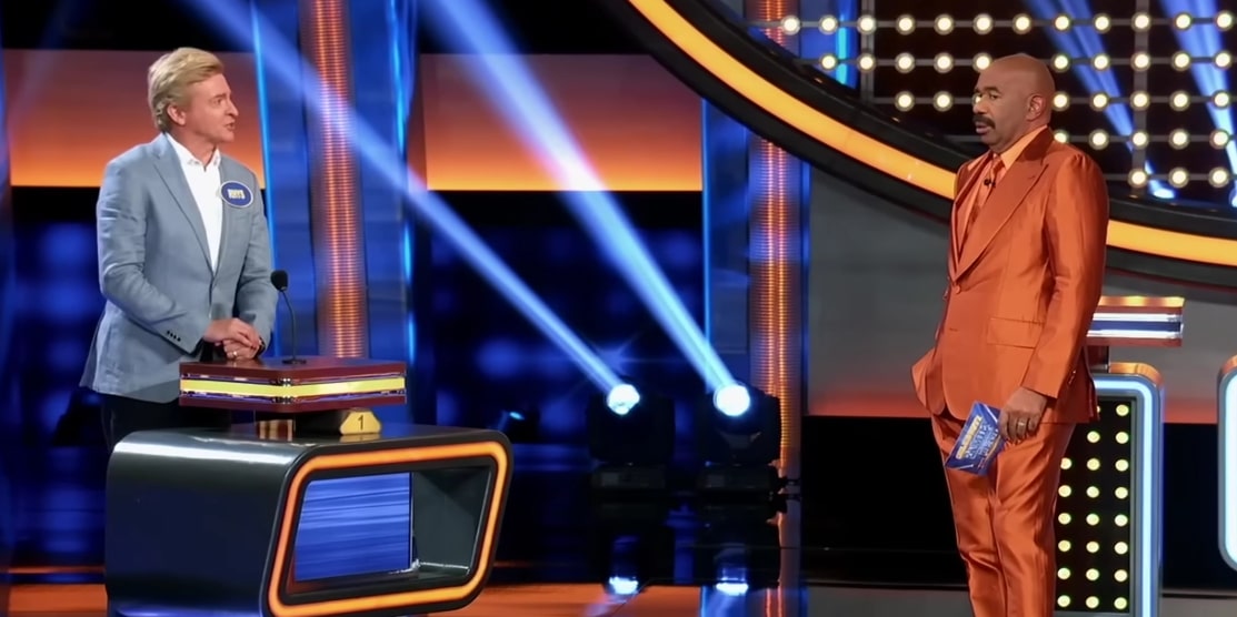 Rhys Darby and Steve Harvey on 'Celebrity Family Feud'