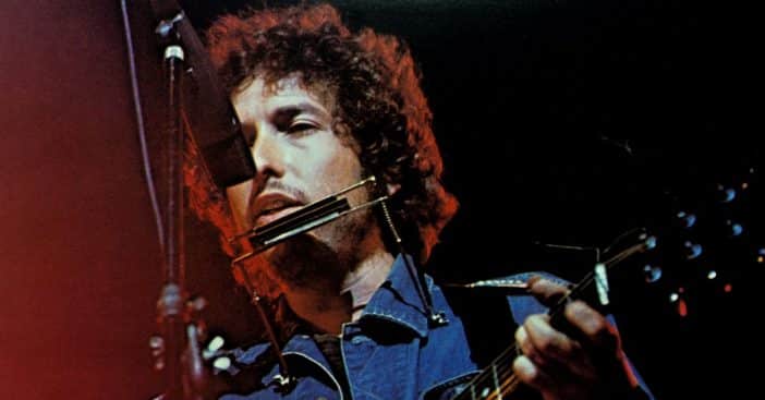 Bob Dylan booed
