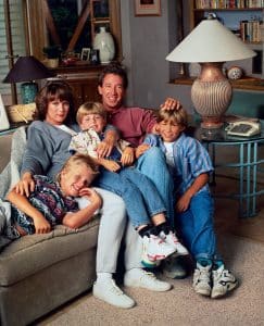 HOME IMPROVEMENT, from left: Zachery Ty Bryan, Patricia Richardson, Taran Noah Smith, Tim Allen, Jonathan Taylor Thomas