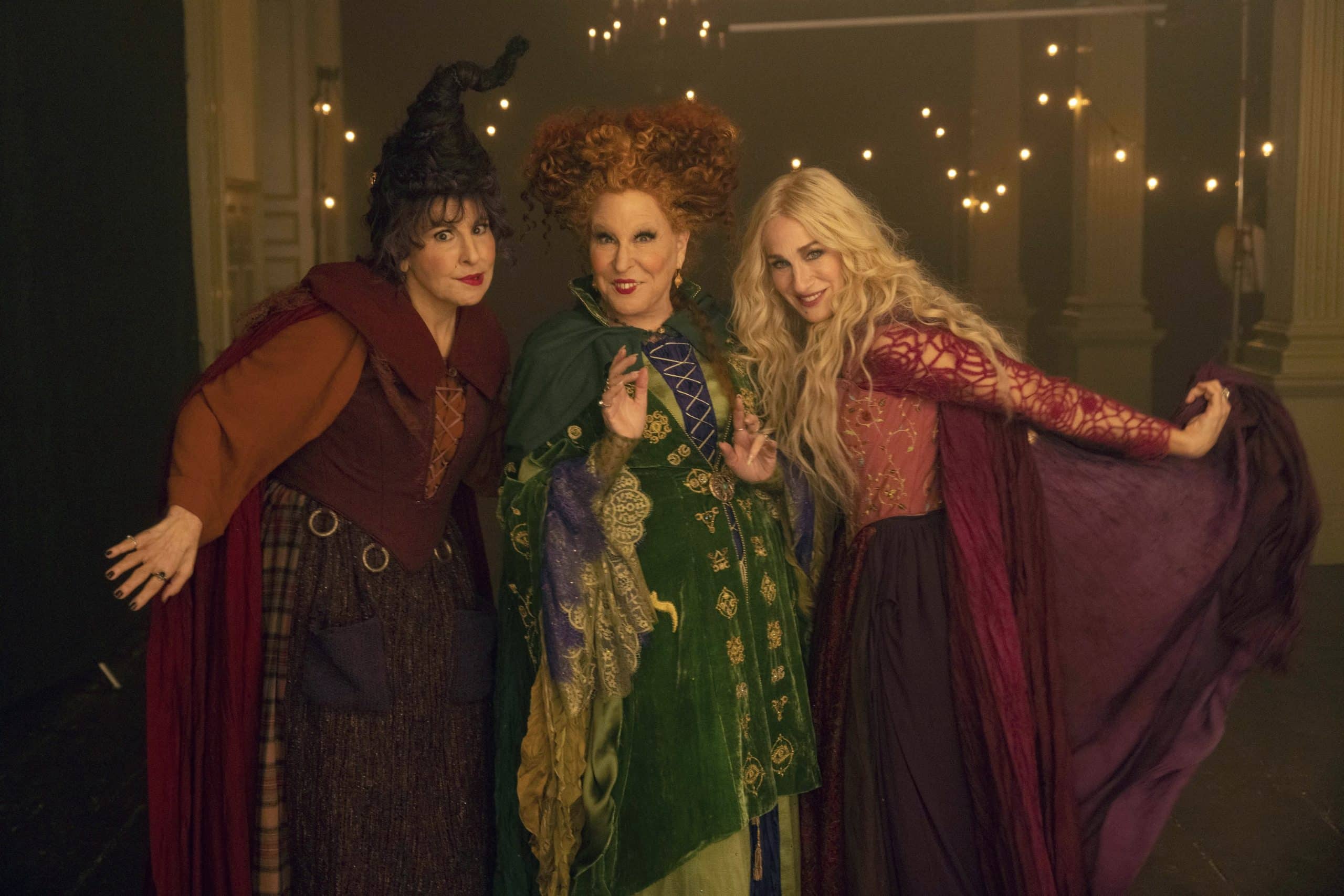 HOCUS POCUS 2, from left: Kathy Najimy, Bette Midler, Sarah Jessica Parker, 2022