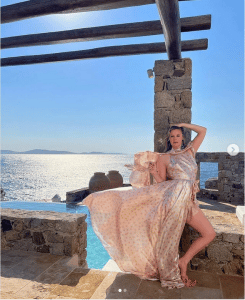 Alicia Silverstone in Greece