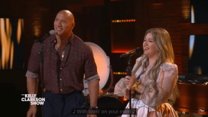 Dwayne Johnson and Kelly Clarkson pay tribute to Loretta Lynn