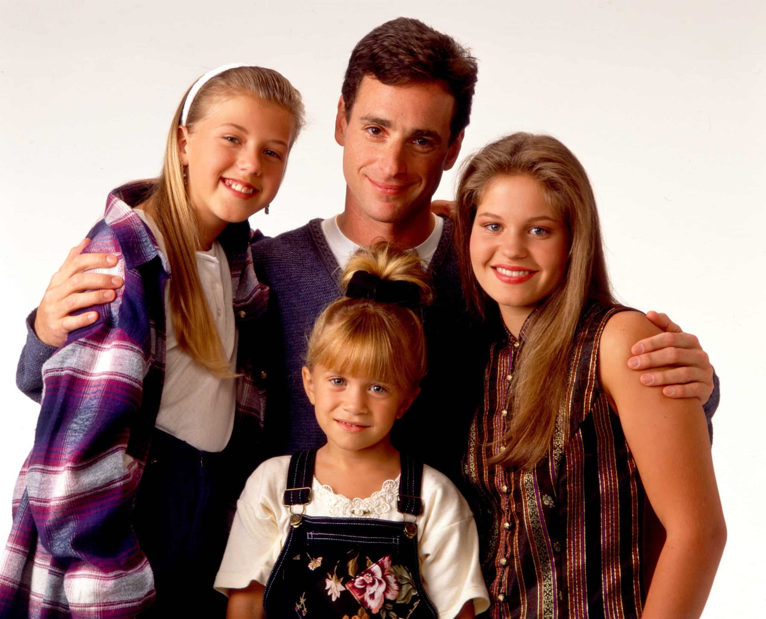 FULL HOUSE, clockwise from upper left: Jodie Sweetin, Bob Saget, Candace Cameron, Mary-Kate/Ashley Olsen, 1987-1995