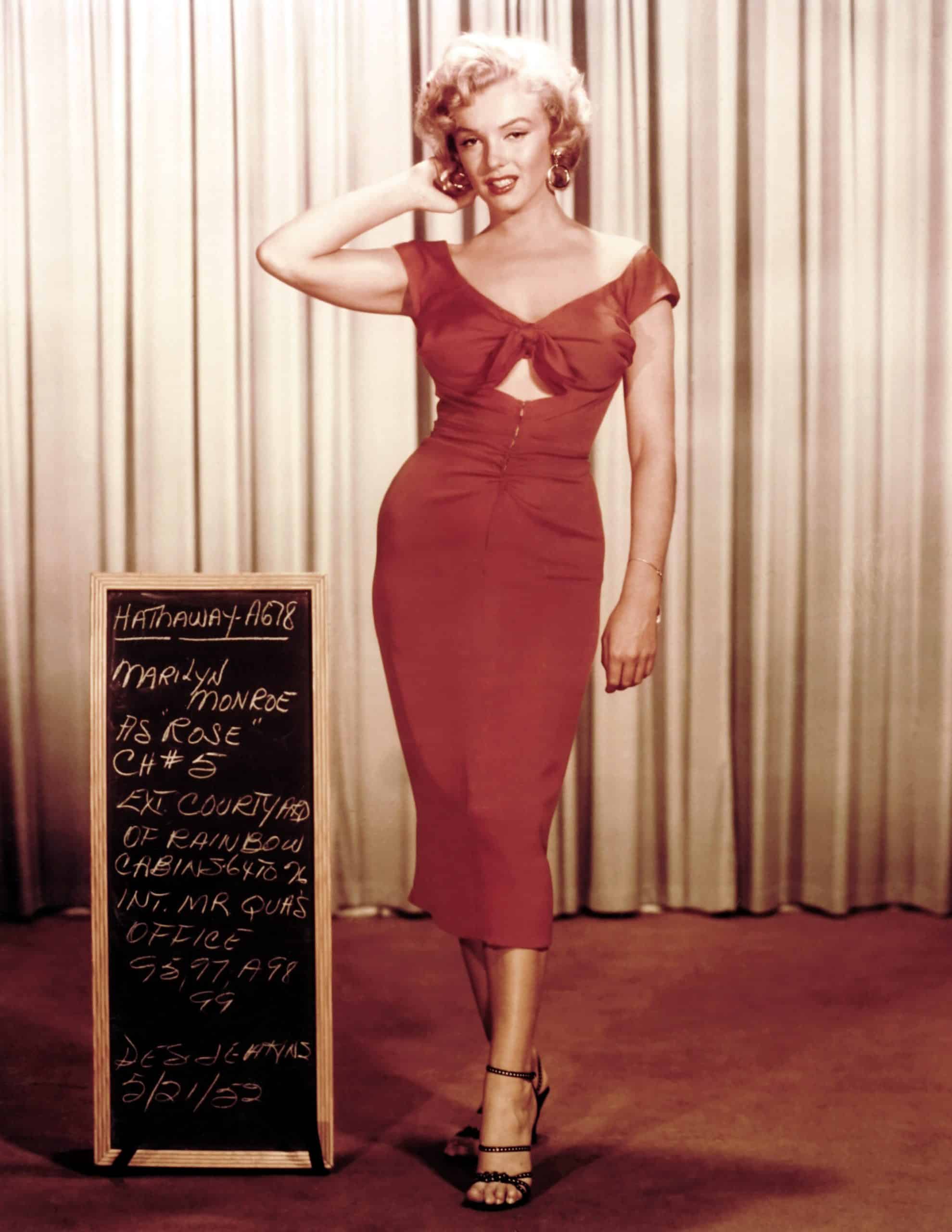 NIAGARA, Marilyn Monroe, modeling a dress by Dorothy Jeakins, May 21, 1952