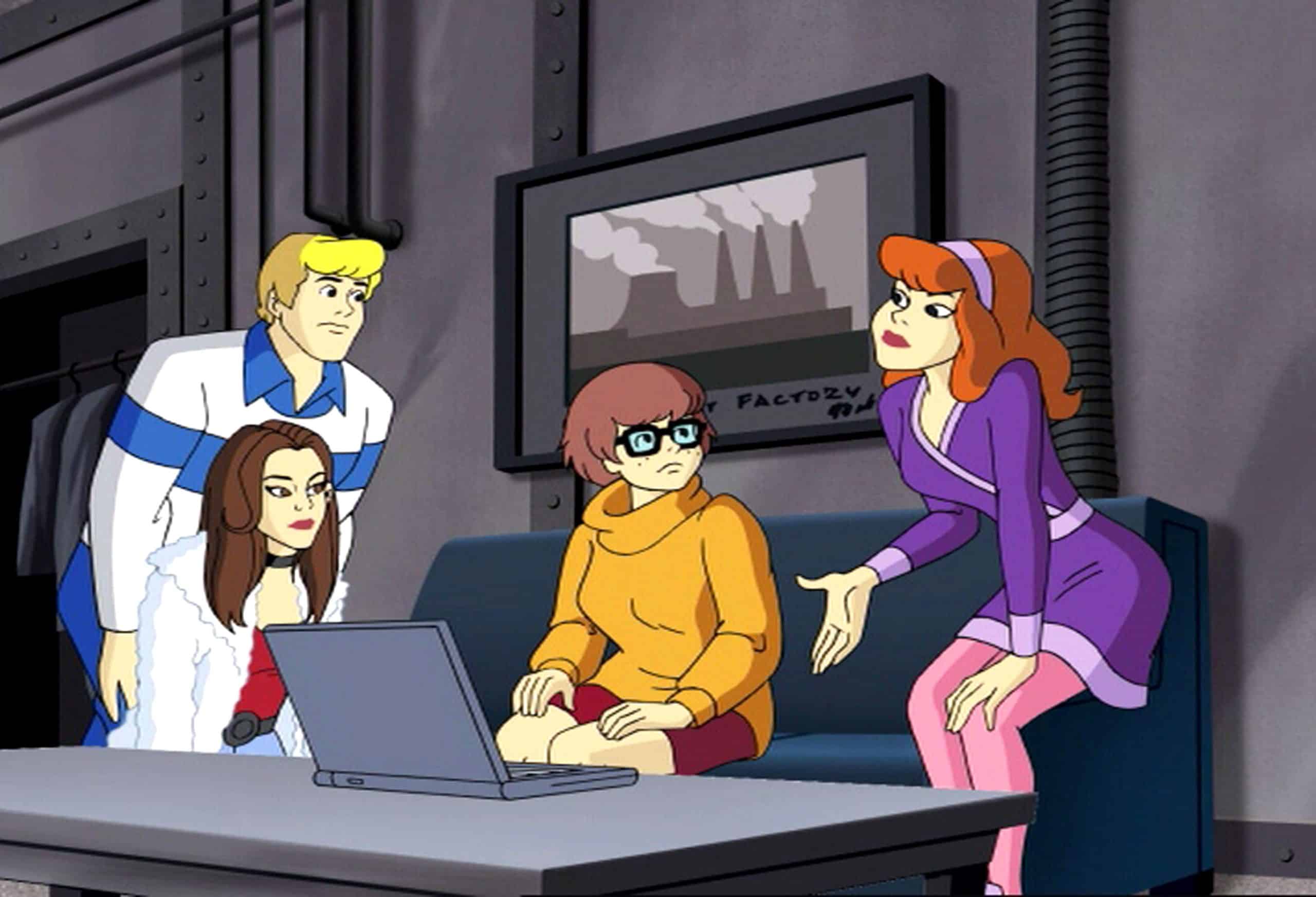 WHAT'S NEW, SCOOBY-DOO, Freddy Jones (left), Velma Dinkley (center), Daphne Blake (right), 2002-