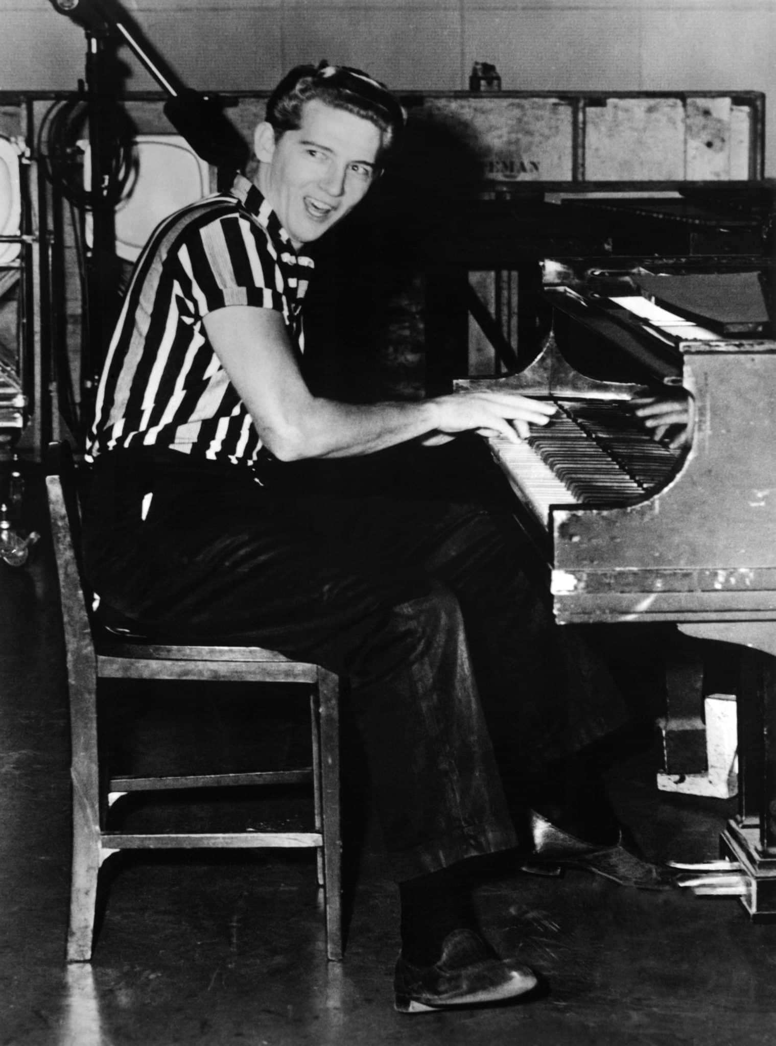 Legendary Performer And Musician Jerry Lee Lewis Dies At 87