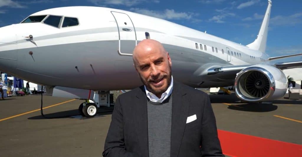 John Travolta Leads Us On An Exclusive Tour Of The Boeing's 737 ...