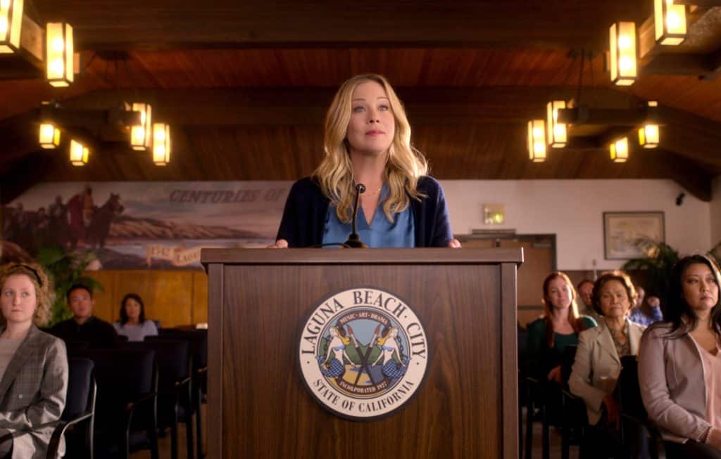 Christina Applegate Calls Filming 'Dead To Me' With MS "Like Torture"