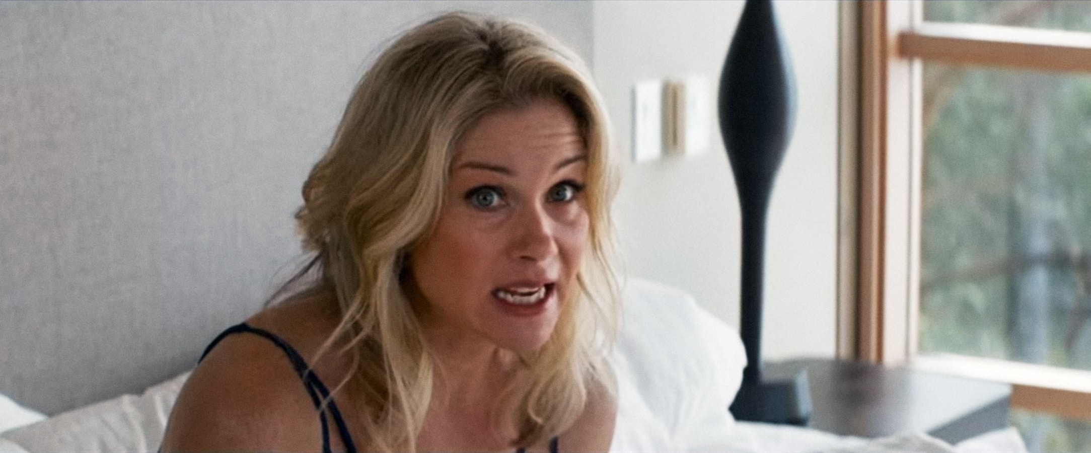 CRASH PAD, Christina Applegate, 2017