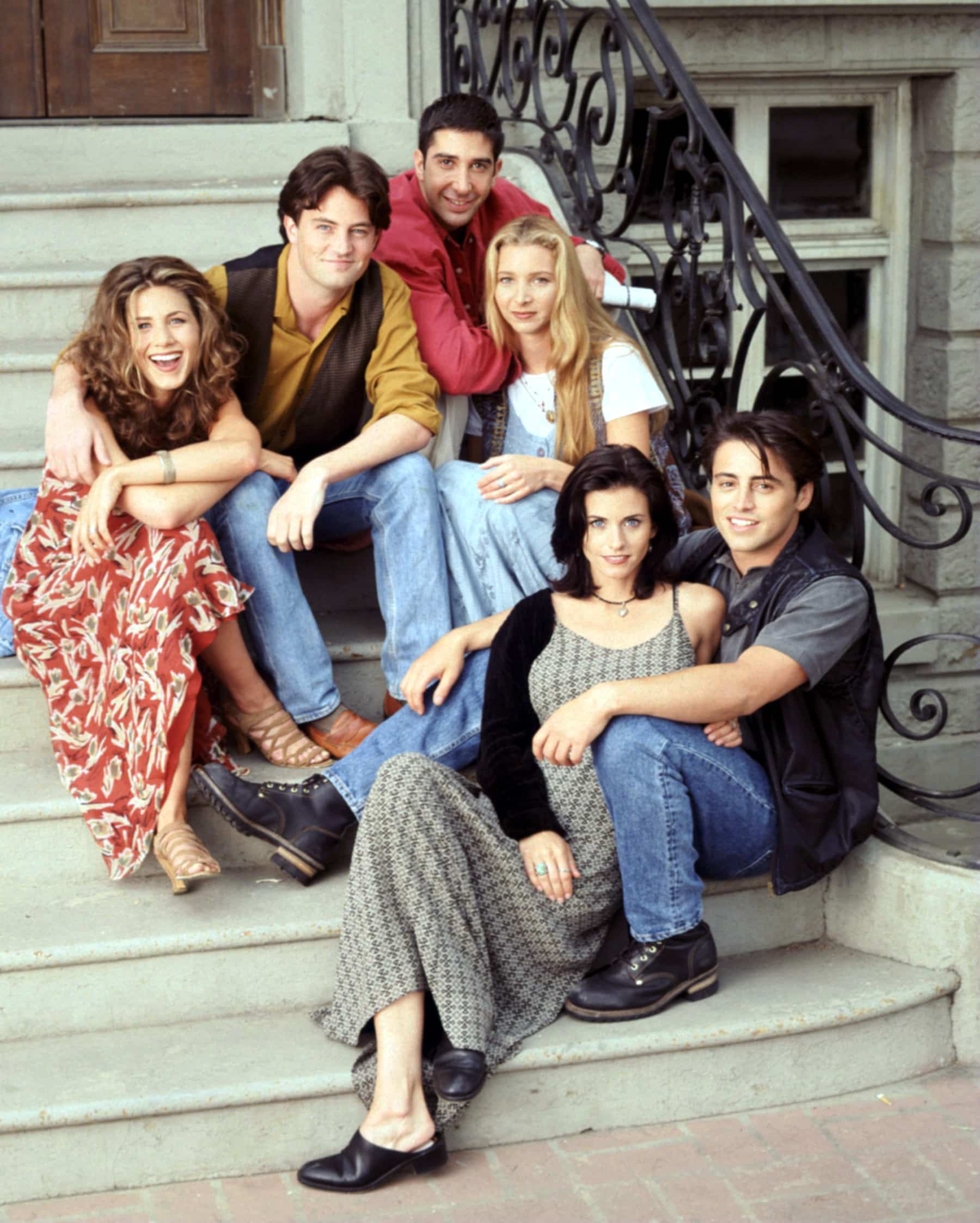 FRIENDS, (clockwise from top): David Schwimmer, Lisa Kudrow, Matt LeBlanc, Courteney Cox Arquette, Jennifer Aniston, Matthew Perry, (Season 1), 1994-2004