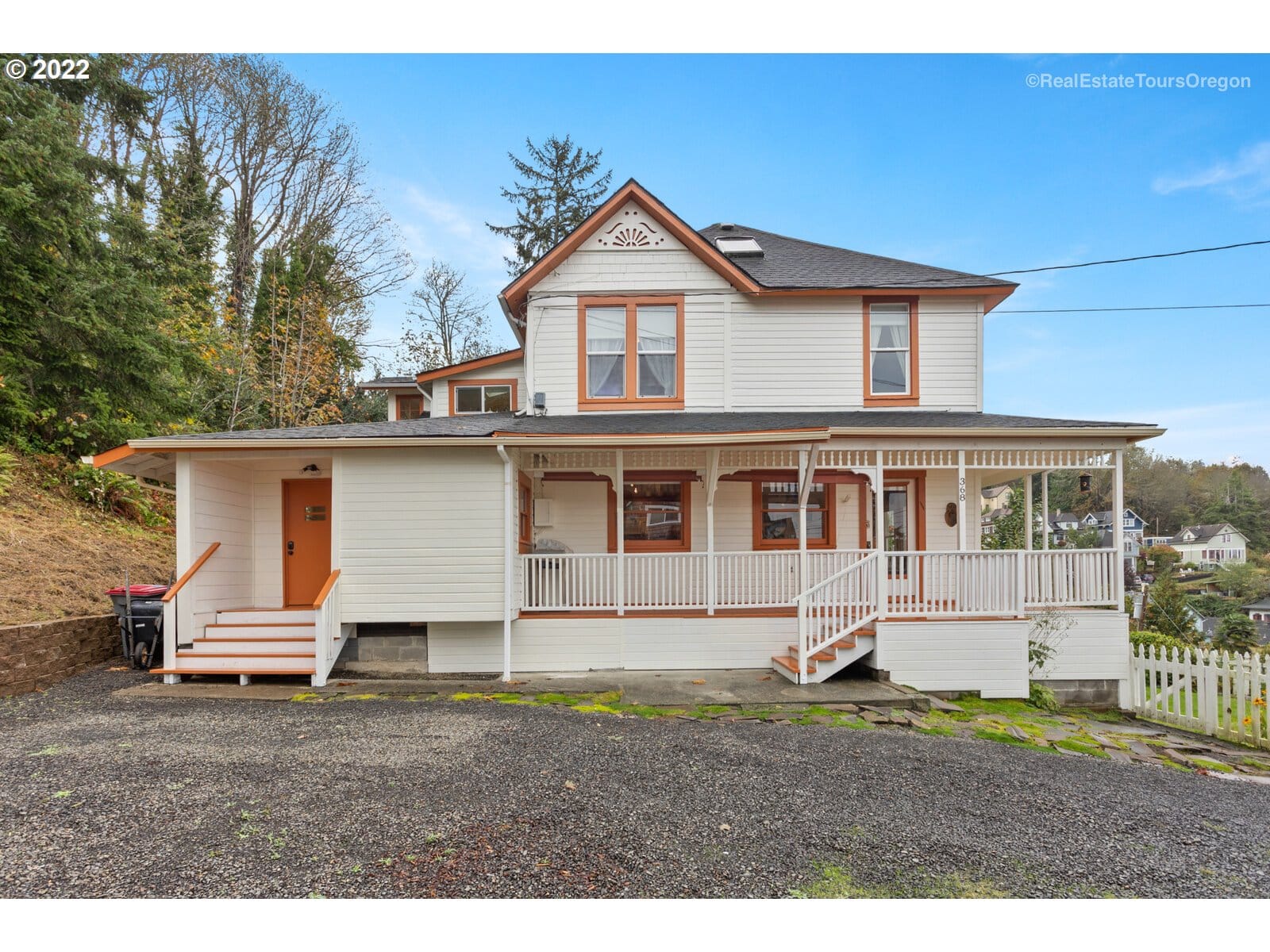 'The Goonies' house / John L. Scott Market Center