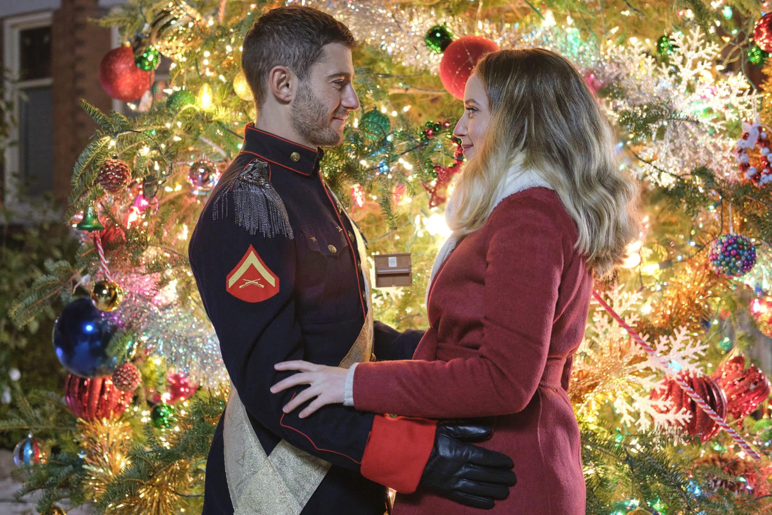 A ROYAL QUEENS CHRISTMAS, from left: Megan Park, Julian Morris, aired Dec 11, 2021