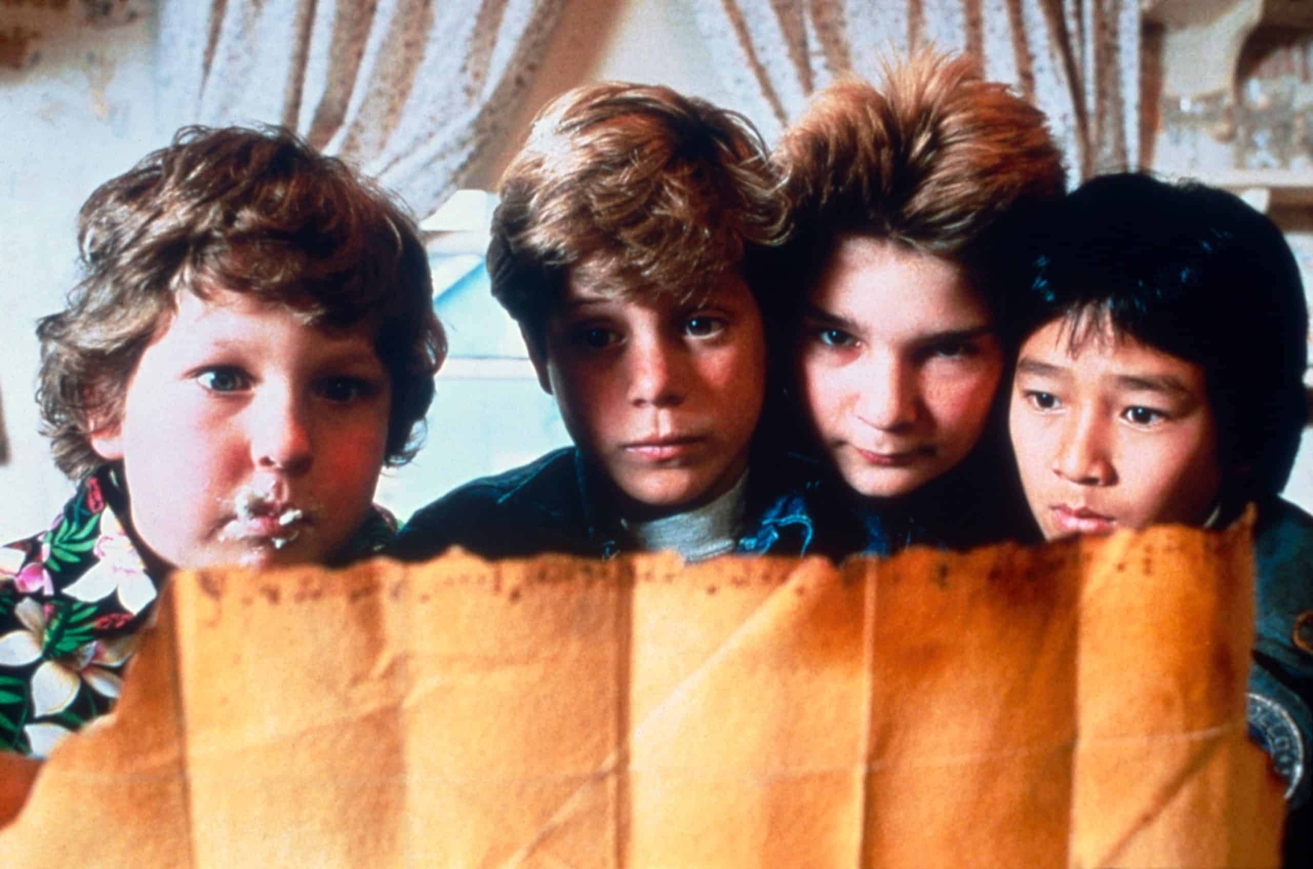 THE GOONIES, from left: Jeff Cohen, Sean Astin, Corey Feldman, Ke Huy Quan (aka Jonathan Ke Quan), 1985