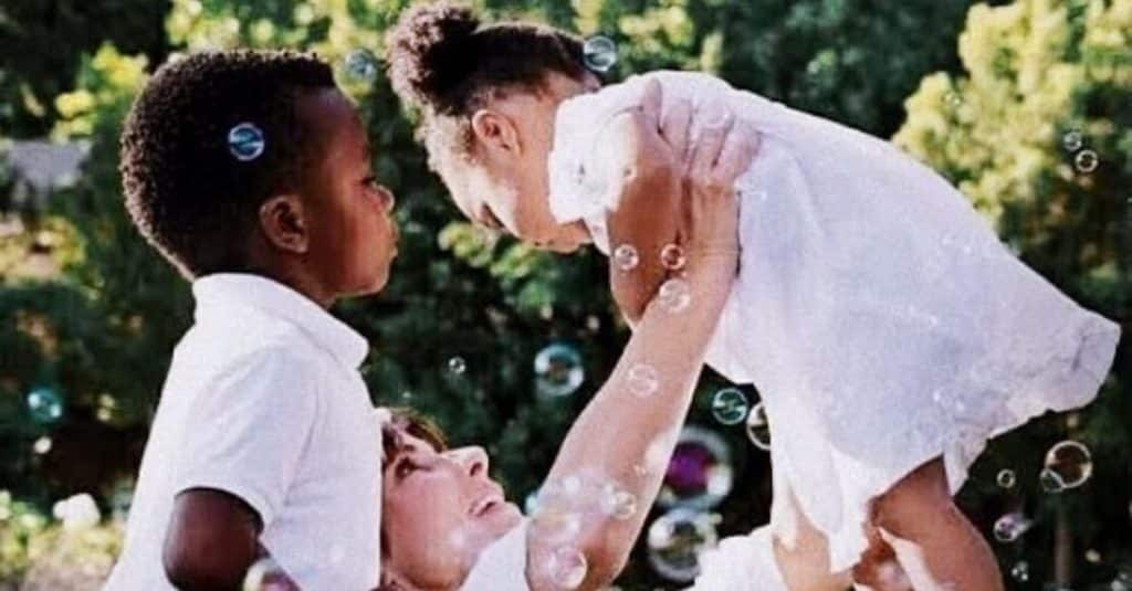Meet Sandra Bullock s Two Adopted Children Louis And Laila meet-sandra-bullock-s-two-adopted-children-louis-and-laila