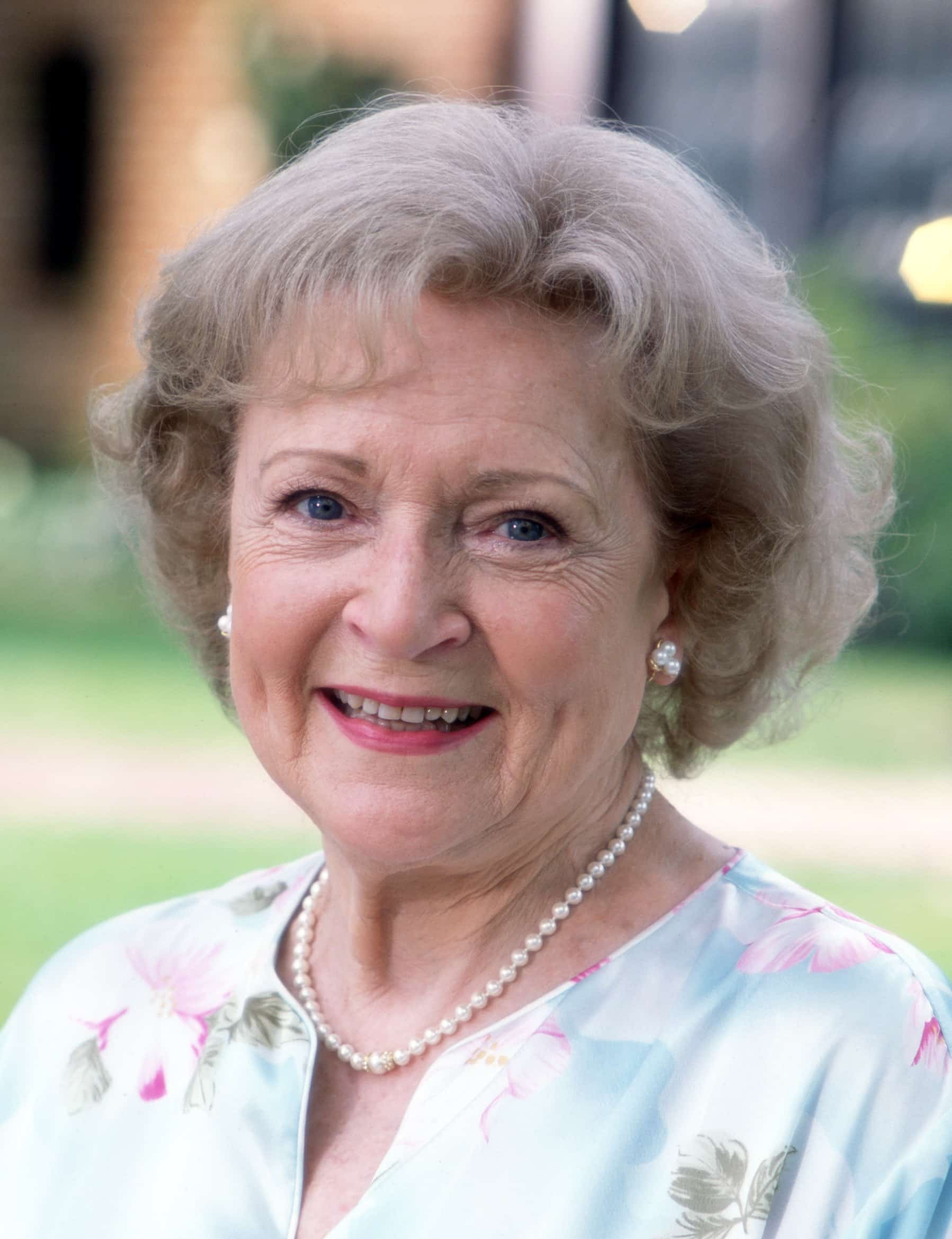 BRINGING DOWN THE HOUSE, Betty White, 2003