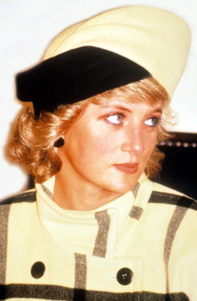Stunning Jamie Lee Curtis Shares Touching Letter From Princess Diana 2 Months Before Her Death Artwork Concept Stunning Jamie Lee Curtis Shares Touching Letter From Princess Diana 2 Months Before Her Death Artwork Concept