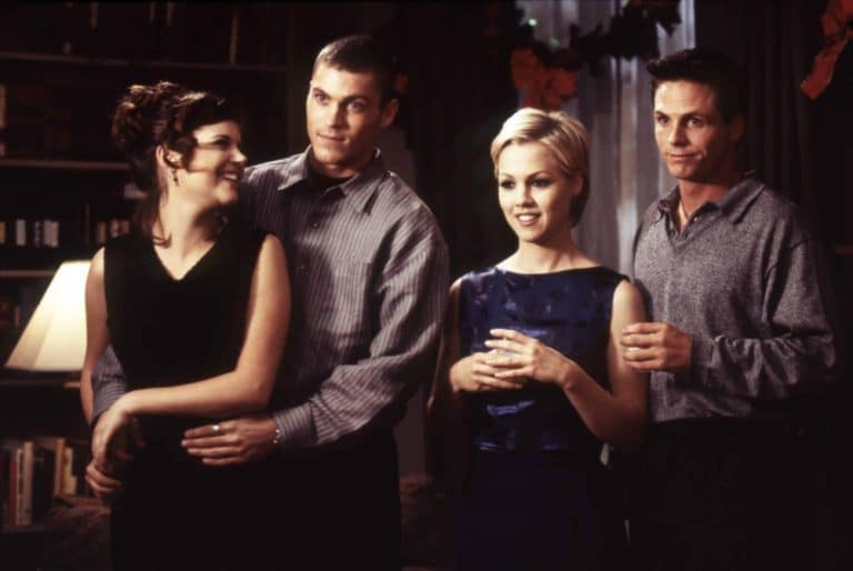 'Beverly Hills, 90210' Cast To Reunite For '90s Con Panel | DoYouRemember?