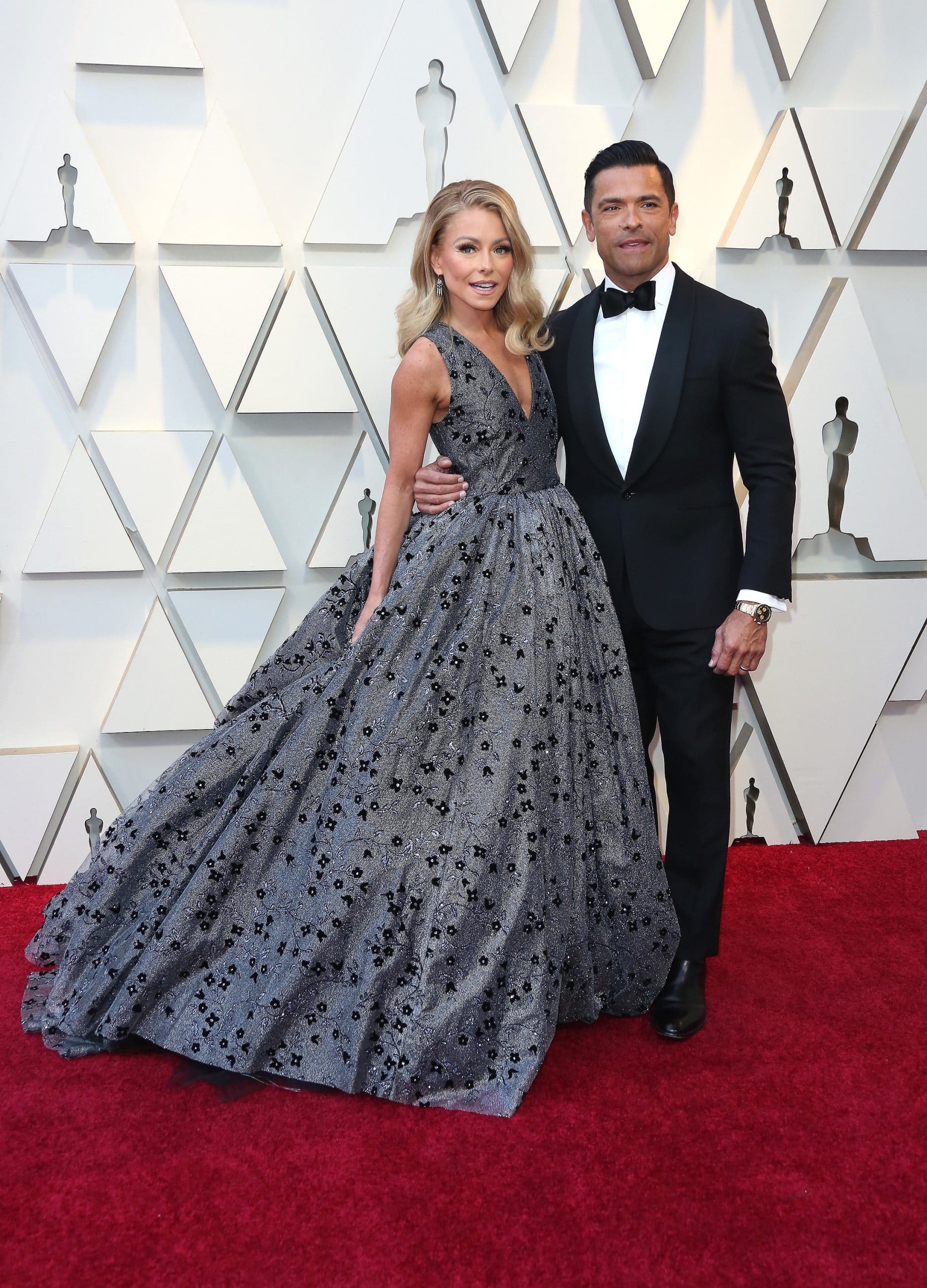 Kelly Ripa And Mark Consuelos Share First Teaser Of 'Live With Kelly