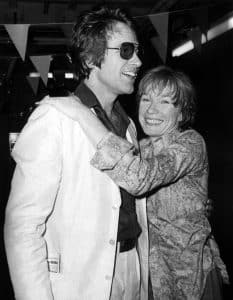 WARREN BEATTY with sister SHIRLEY MacLAINE