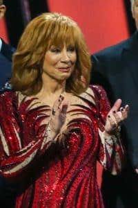 Reba McEntire credits Loretta Lynn with helping her in countless ways