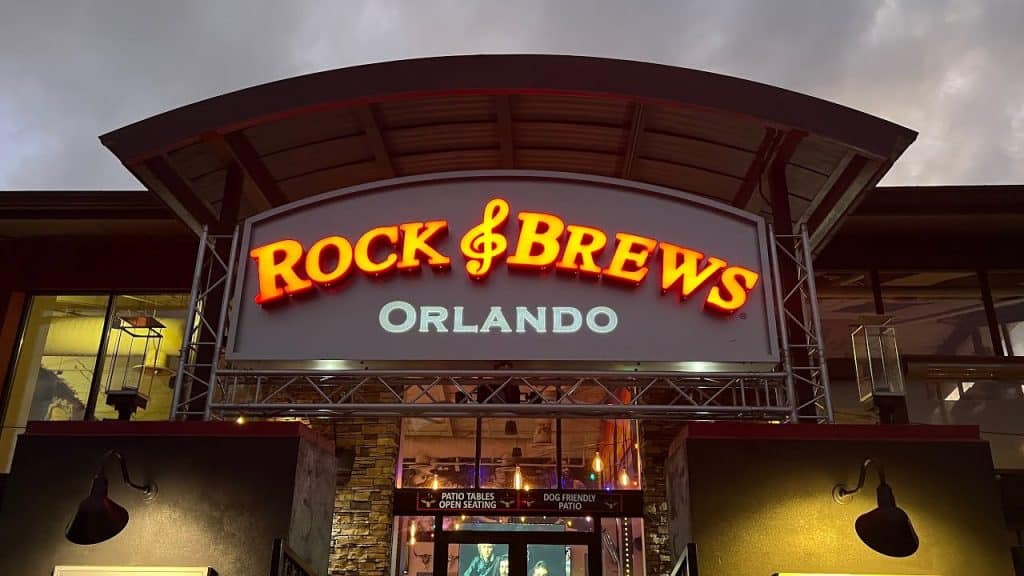 KISS Frontmen Gene Simmons, Paul Stanley Open Rock and Brews