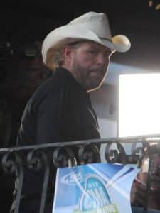 Hundreds of fans and fellow music icons paid tribute to Toby Keith after his passing