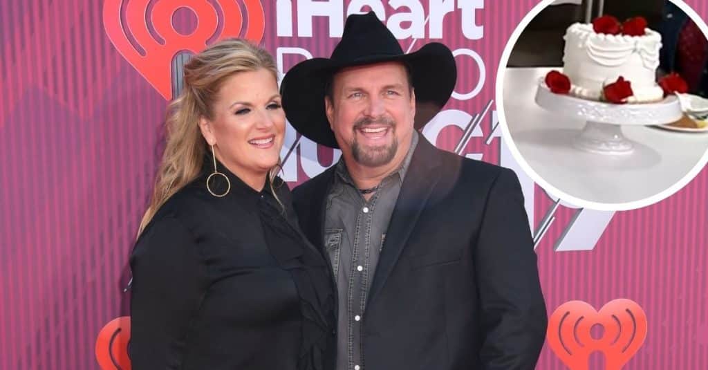 Trisha Yearwood, Garth Brooks Serve Their Wedding Cake At His New