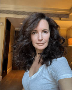 Kristin Davis ditches the fillers and makeup in her latest selfie