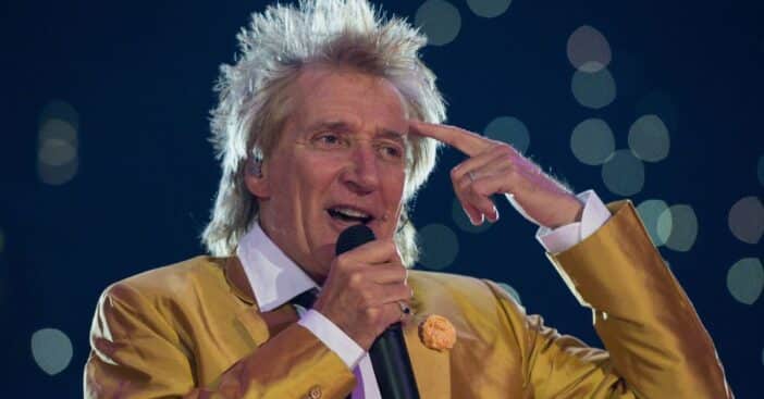 Rod Stewart made a last minute change in schedule