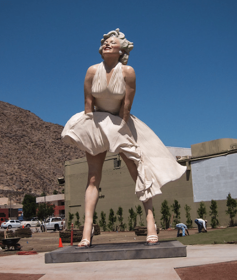 marilyn monroe statue