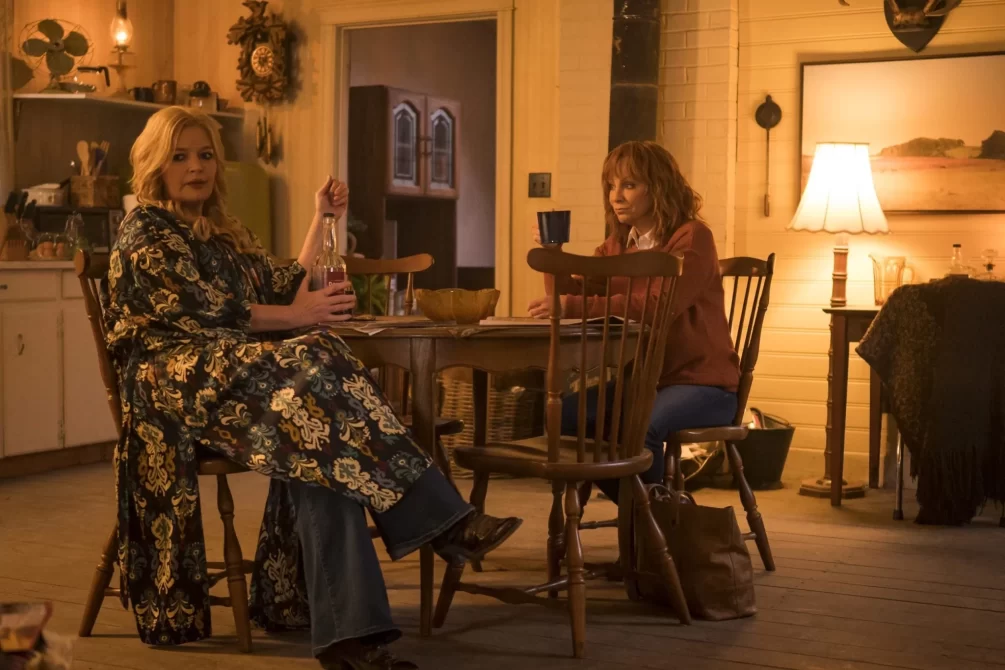 Reba mcentire Melissa Peterman reunite