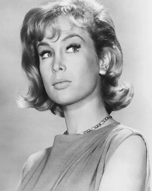 Barbara Eden feud with Elizabeth montgomery