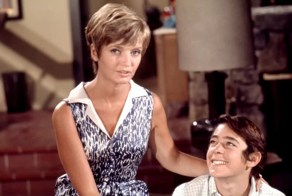 Brady bunch co-stars hooked up with each other