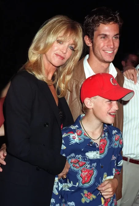 Oliver Hudson childhood