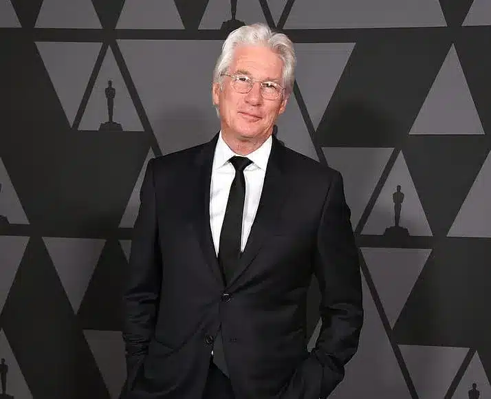 Richard Gere leaving the US