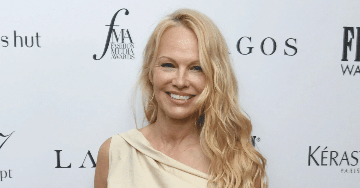 Pamela Anderson bangs