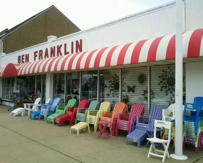 Nostalgic Photos Of Five-and-Dime Stores