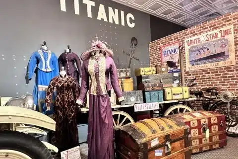 Titanic chandelier