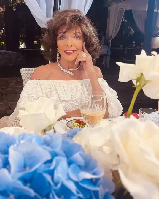 Joan Collins sexy