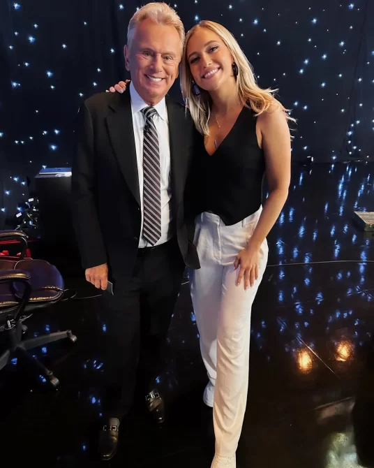 who is replacing Vanna white