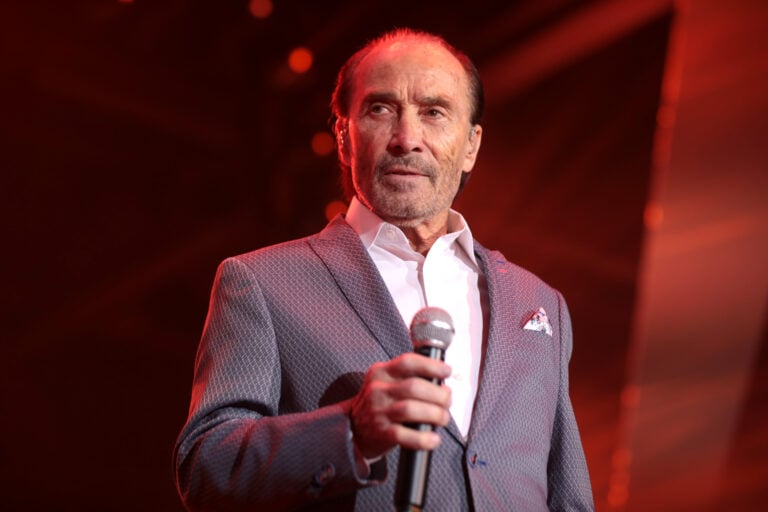 Lee Greenwood Explains Why God Bless The Usa Still Resonates