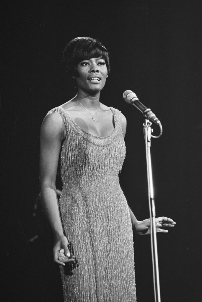Dionne Warwick Remembers 1964 “Walk On By” Performance(02)