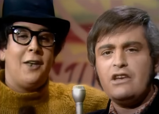 The Turtles performing Happy Together